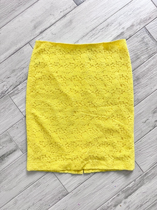Ann Taylor Dresses & Skirts - Ann Taylor Yellow Lace Pencil Skirt - size 12 Tall